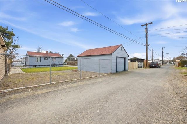 1715 W Bonneville Street, Pasco, WA 99301