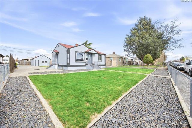 1715 W Bonneville Street, Pasco, WA 99301