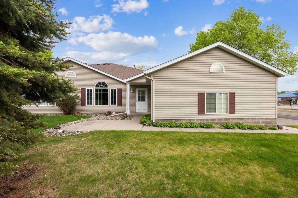 400 5th Street N, Sartell, MN 56377