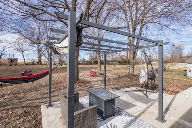 202 N 20th Street N, Greenwood, MO 64034