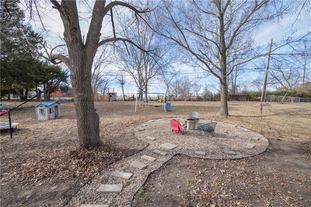 202 N 20th Street N, Greenwood, MO 64034