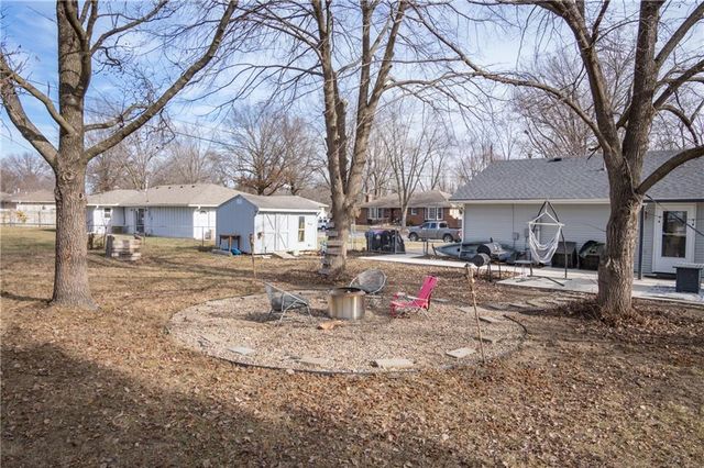 202 N 20th Street N, Greenwood, MO 64034