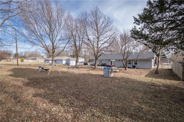 202 N 20th Street N, Greenwood, MO 64034