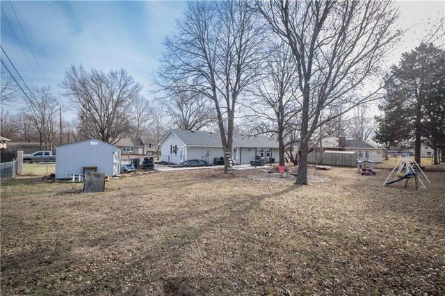 202 N 20th Street N, Greenwood, MO 64034