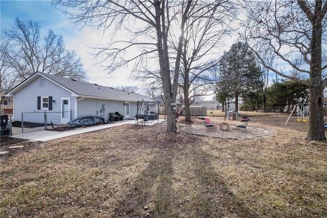202 N 20th Street N, Greenwood, MO 64034