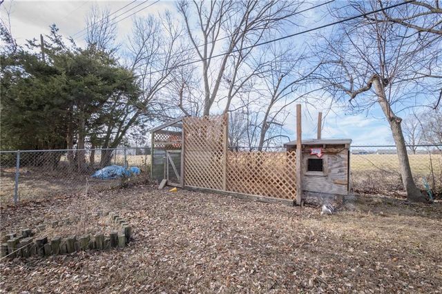 202 N 20th Street N, Greenwood, MO 64034