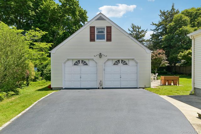33 Cornell Street, East Northport, NY 11731