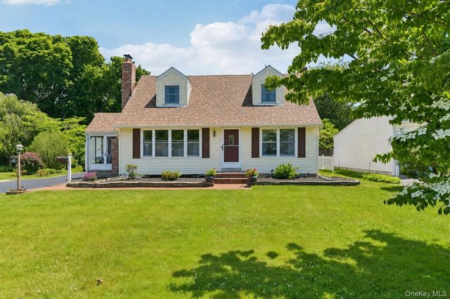 33 Cornell Street, East Northport, NY 11731