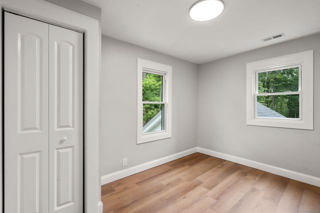 164 North Grand Street, Suffield, CT 06093