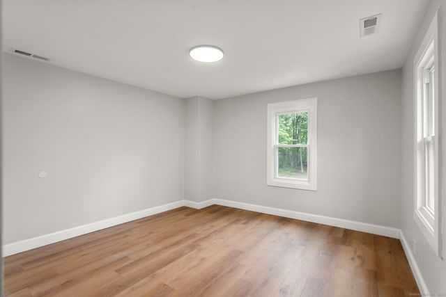 164 North Grand Street, Suffield, CT 06093