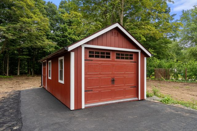 164 North Grand Street, Suffield, CT 06093
