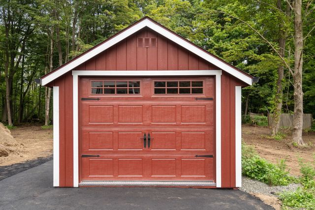 164 North Grand Street, Suffield, CT 06093