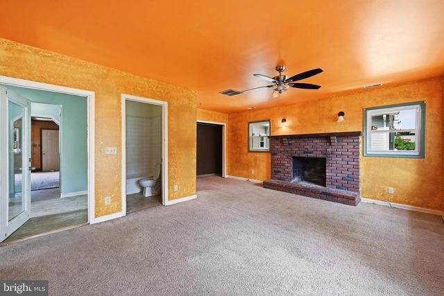 30 GLOVER AVE, Mount Ephraim, NJ 08059