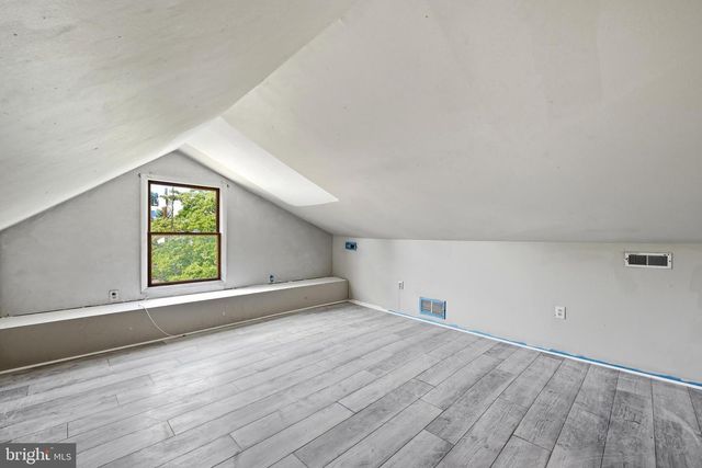 30 GLOVER AVE, Mount Ephraim, NJ 08059