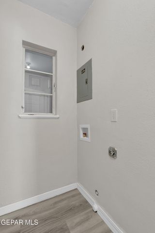 829 Huckleberry Street, El Paso, TX 79903