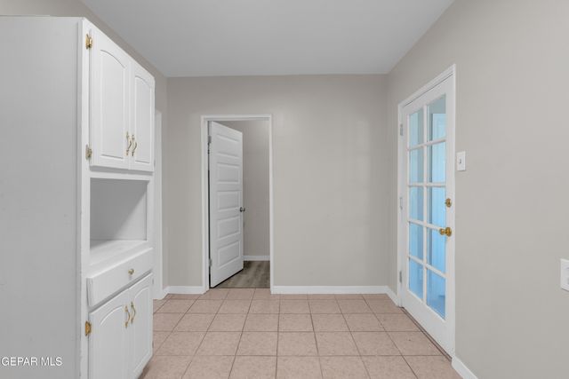 829 Huckleberry Street, El Paso, TX 79903