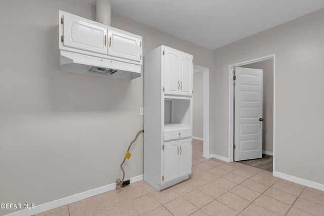 829 Huckleberry Street, El Paso, TX 79903