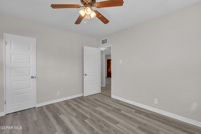 829 Huckleberry Street, El Paso, TX 79903