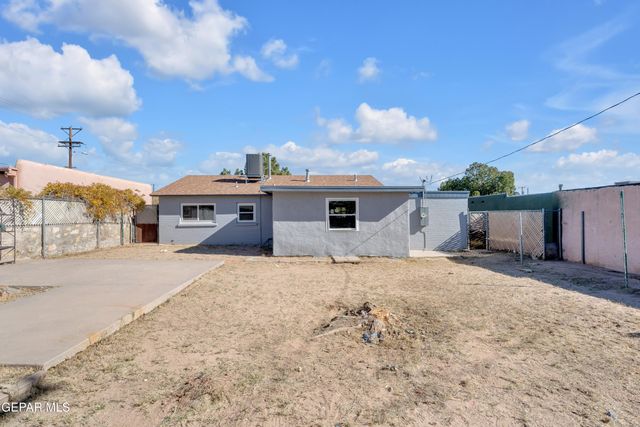 829 Huckleberry Street, El Paso, TX 79903