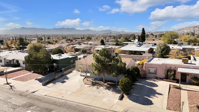 829 Huckleberry Street, El Paso, TX 79903