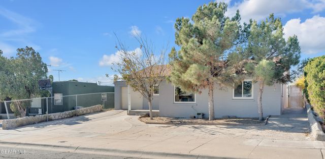 829 Huckleberry Street, El Paso, TX 79903