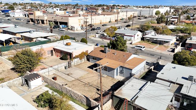 829 Huckleberry Street, El Paso, TX 79903