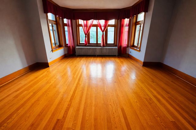 6733 S Maplewood Avenue, Chicago, IL 60629