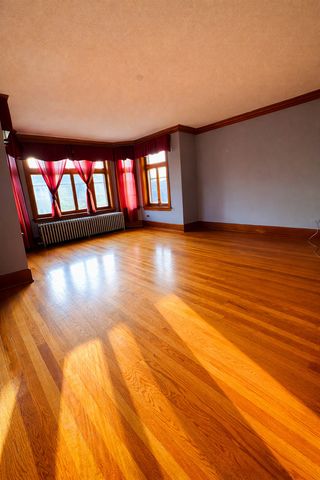 6733 S Maplewood Avenue, Chicago, IL 60629