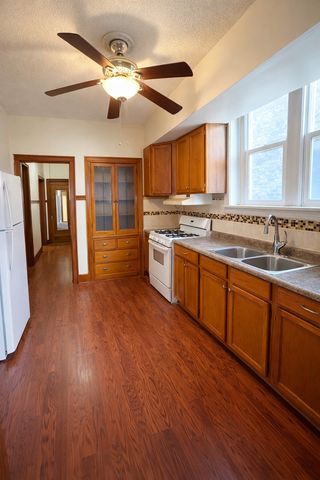 6733 S Maplewood Avenue, Chicago, IL 60629