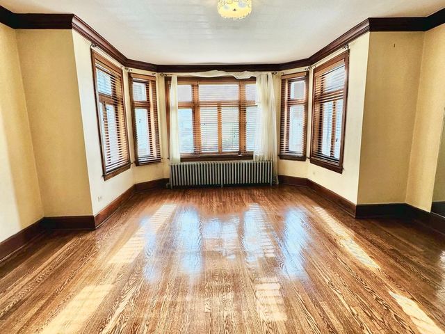 6733 S Maplewood Avenue, Chicago, IL 60629