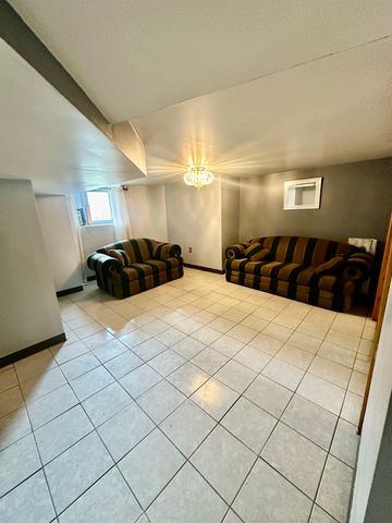 6733 S Maplewood Avenue, Chicago, IL 60629