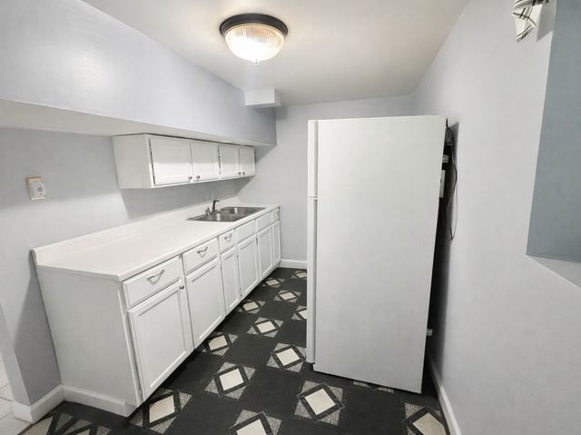 6733 S Maplewood Avenue, Chicago, IL 60629