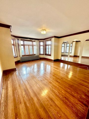 6733 S Maplewood Avenue, Chicago, IL 60629