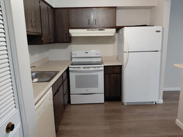 7513 Woodview Street, Westland, MI 48185