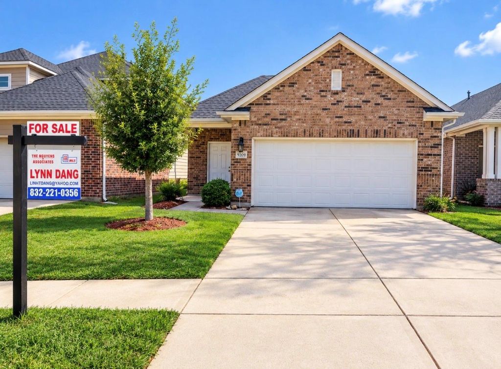 9209 Sea Garden Street, Houston, TX 77034