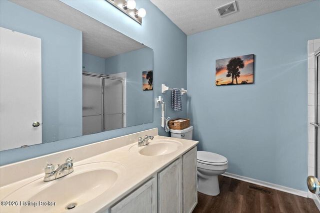 9619 Riverwalk Ave, Louisville, KY 40229