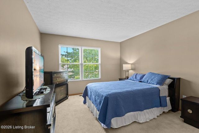 9619 Riverwalk Ave, Louisville, KY 40229