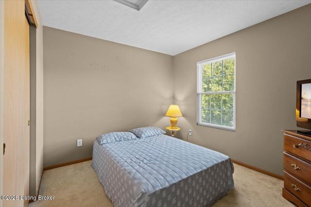 9619 Riverwalk Ave, Louisville, KY 40229
