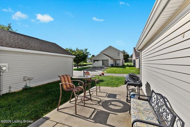 9619 Riverwalk Ave, Louisville, KY 40229