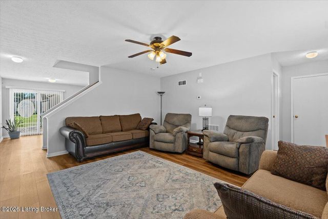 9619 Riverwalk Ave, Louisville, KY 40229