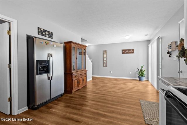 9619 Riverwalk Ave, Louisville, KY 40229