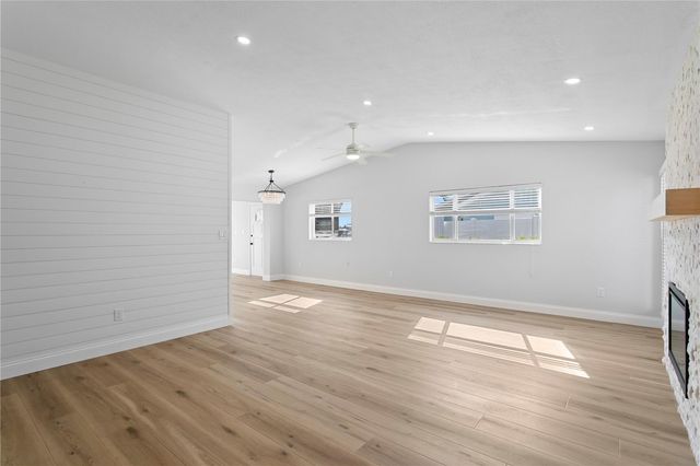 6984 S SHORE DRIVE S, St Petersburg, FL 33707