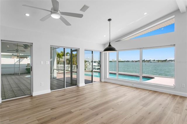 6984 S SHORE DRIVE S, St Petersburg, FL 33707