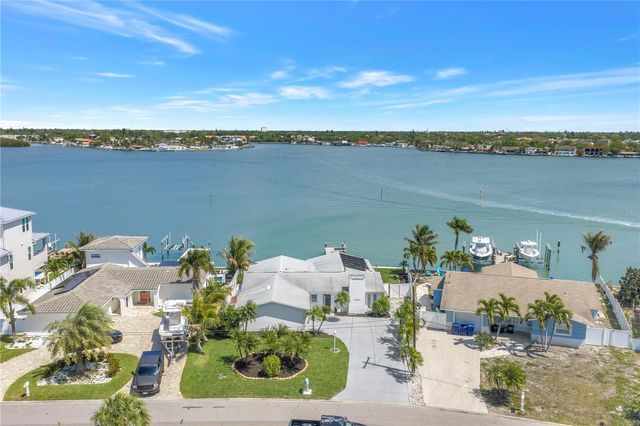 6984 S SHORE DRIVE S, St Petersburg, FL 33707