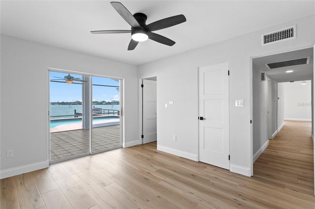 6984 S SHORE DRIVE S, St Petersburg, FL 33707