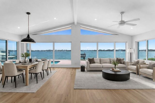 6984 S SHORE DRIVE S, St Petersburg, FL 33707