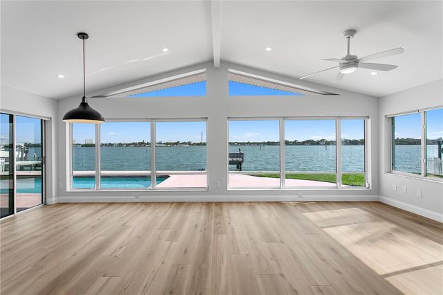 6984 S SHORE DRIVE S, St Petersburg, FL 33707