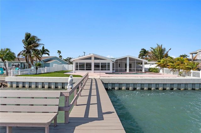 6984 S SHORE DRIVE S, St Petersburg, FL 33707