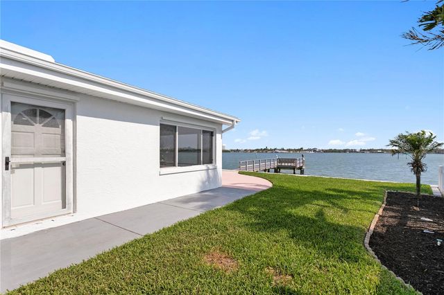 6984 S SHORE DRIVE S, St Petersburg, FL 33707