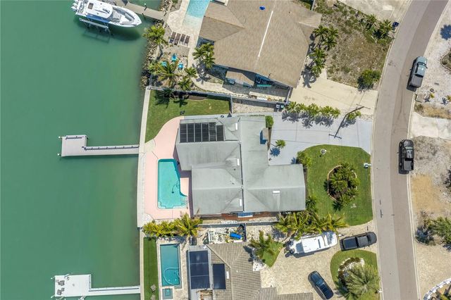 6984 S SHORE DRIVE S, St Petersburg, FL 33707